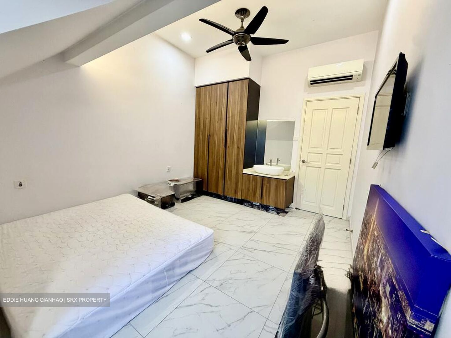 Apollo Gardens (D16), Terrace #524693051